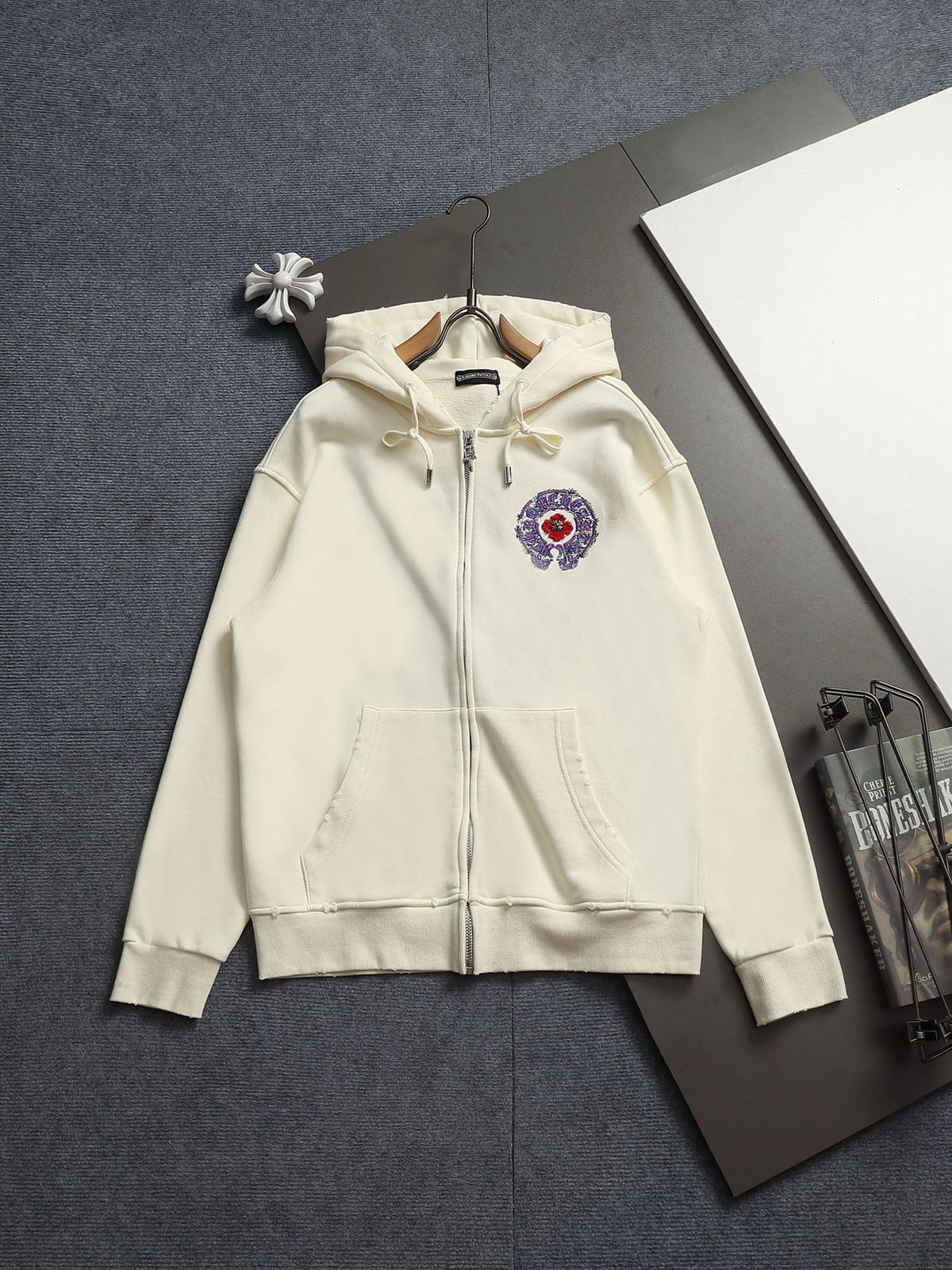 Classic Fit Hoodie-2697-1