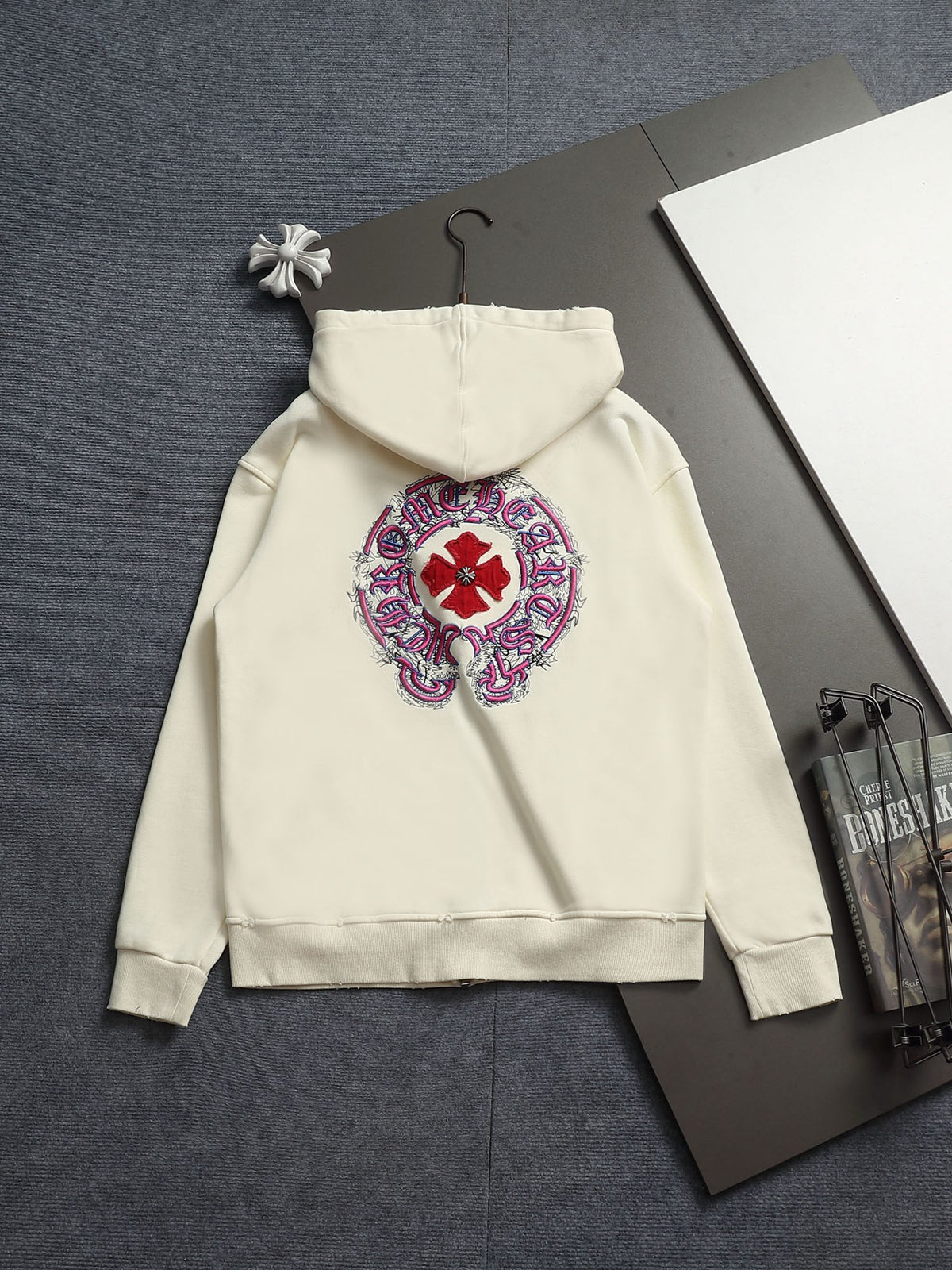 Classic Fit Hoodie-2697-1