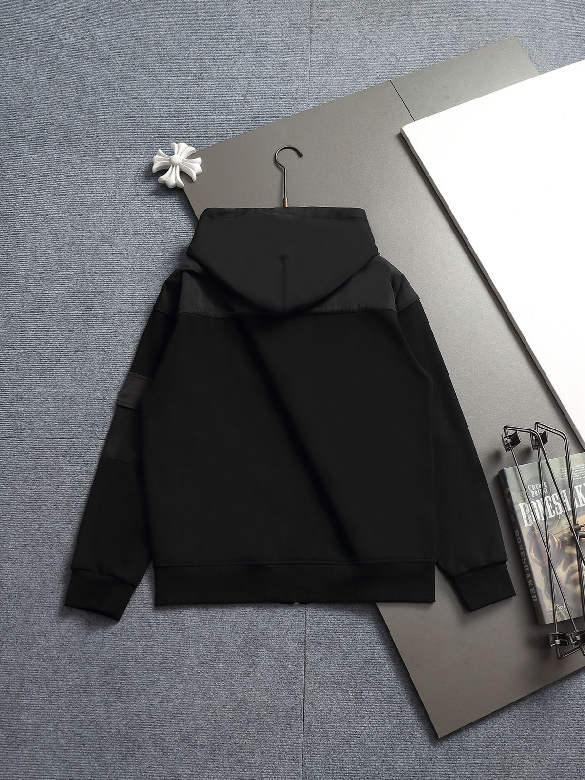Classic Fit Hoodie-2697-4