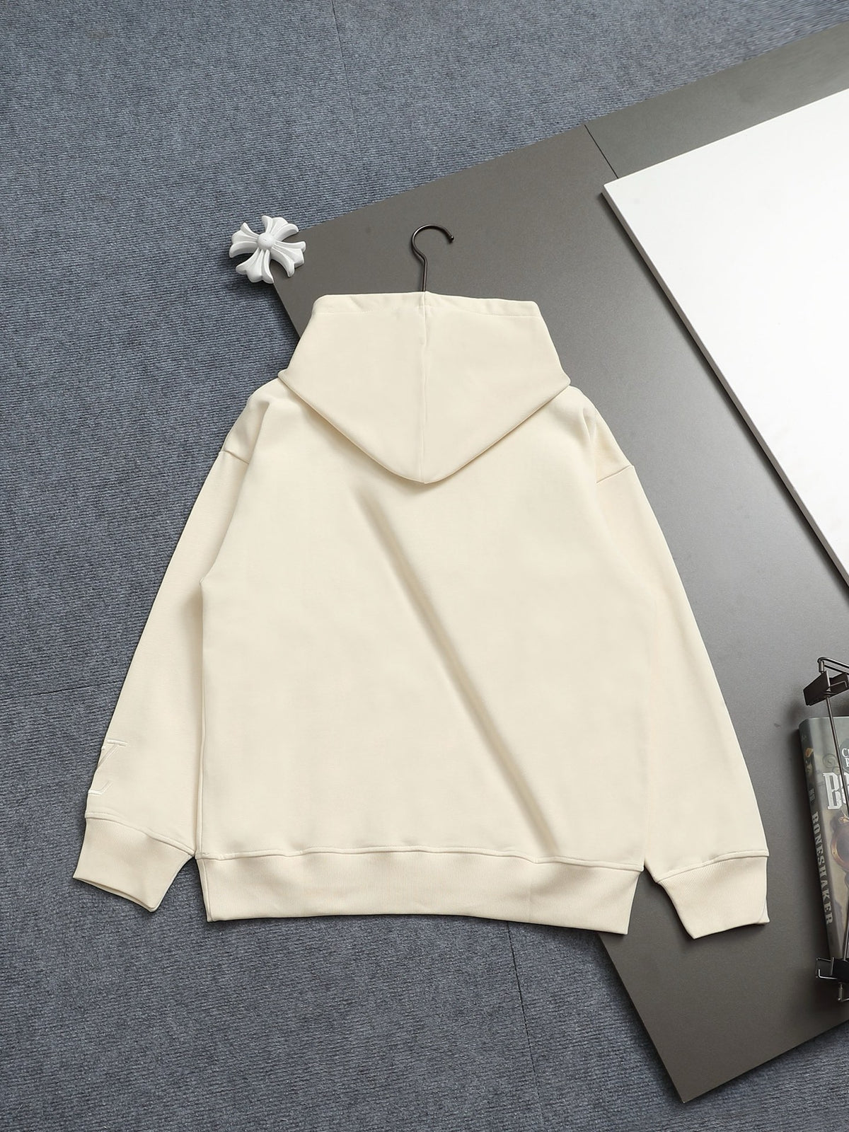 Classic Fit Hoodie-2697-11