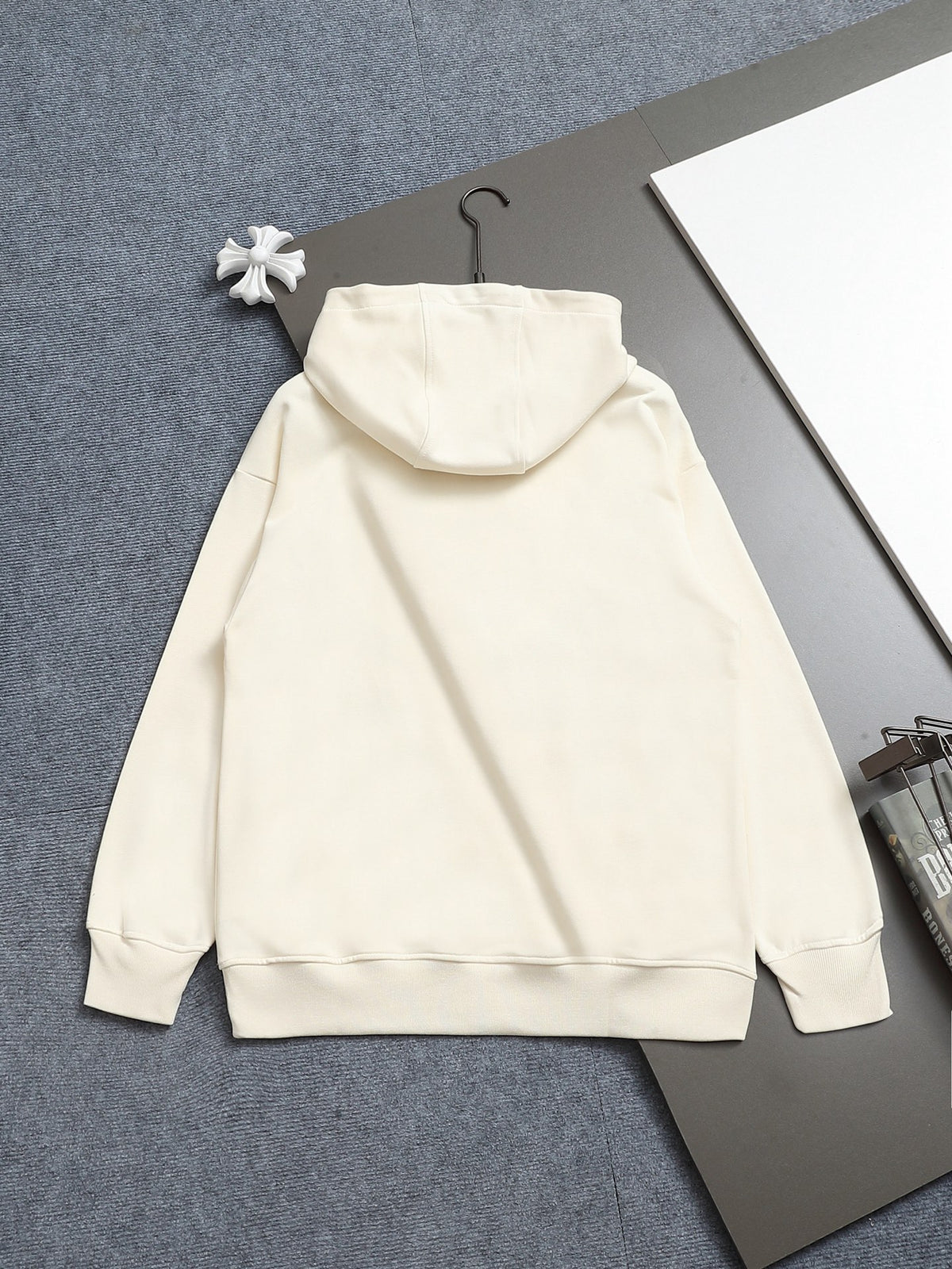 Classic Fit Hoodie-2697-12