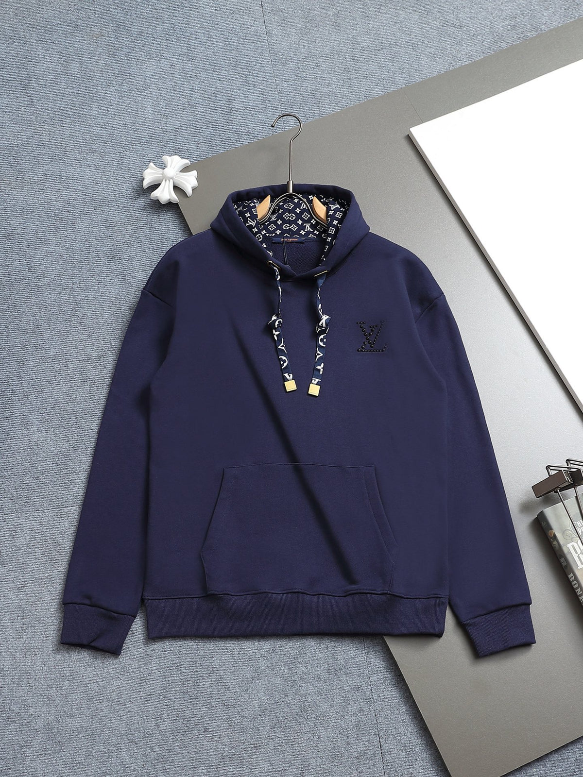 Classic Fit Hoodie-2697-16
