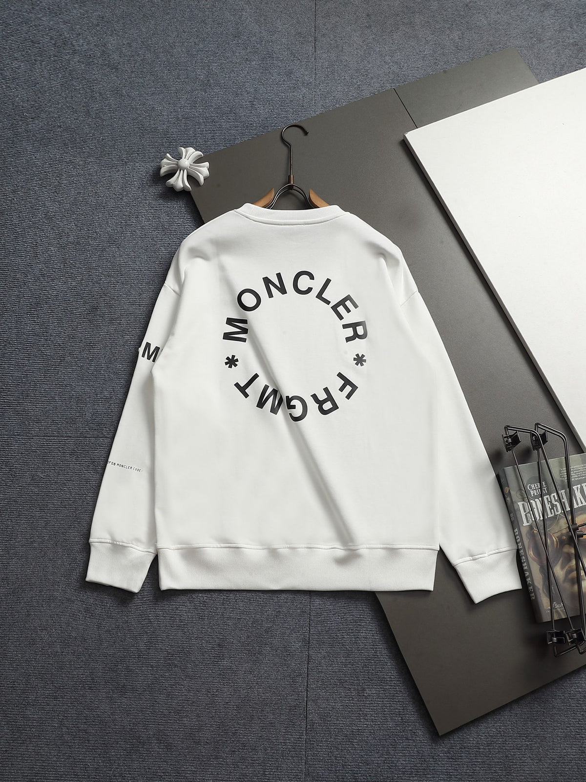 Classic Fit Hoodie-2697-18