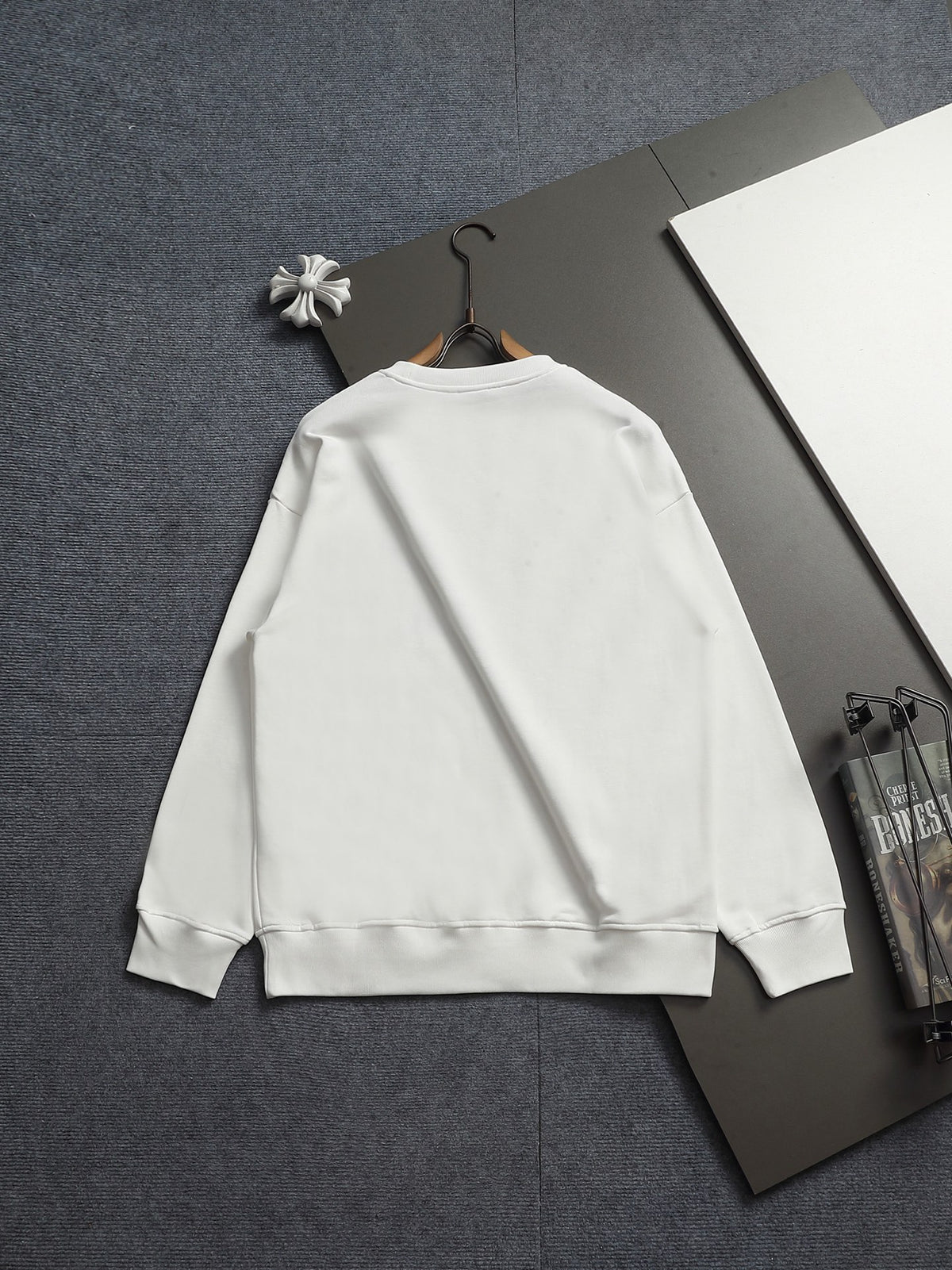 Classic Fit Hoodie-2697-24