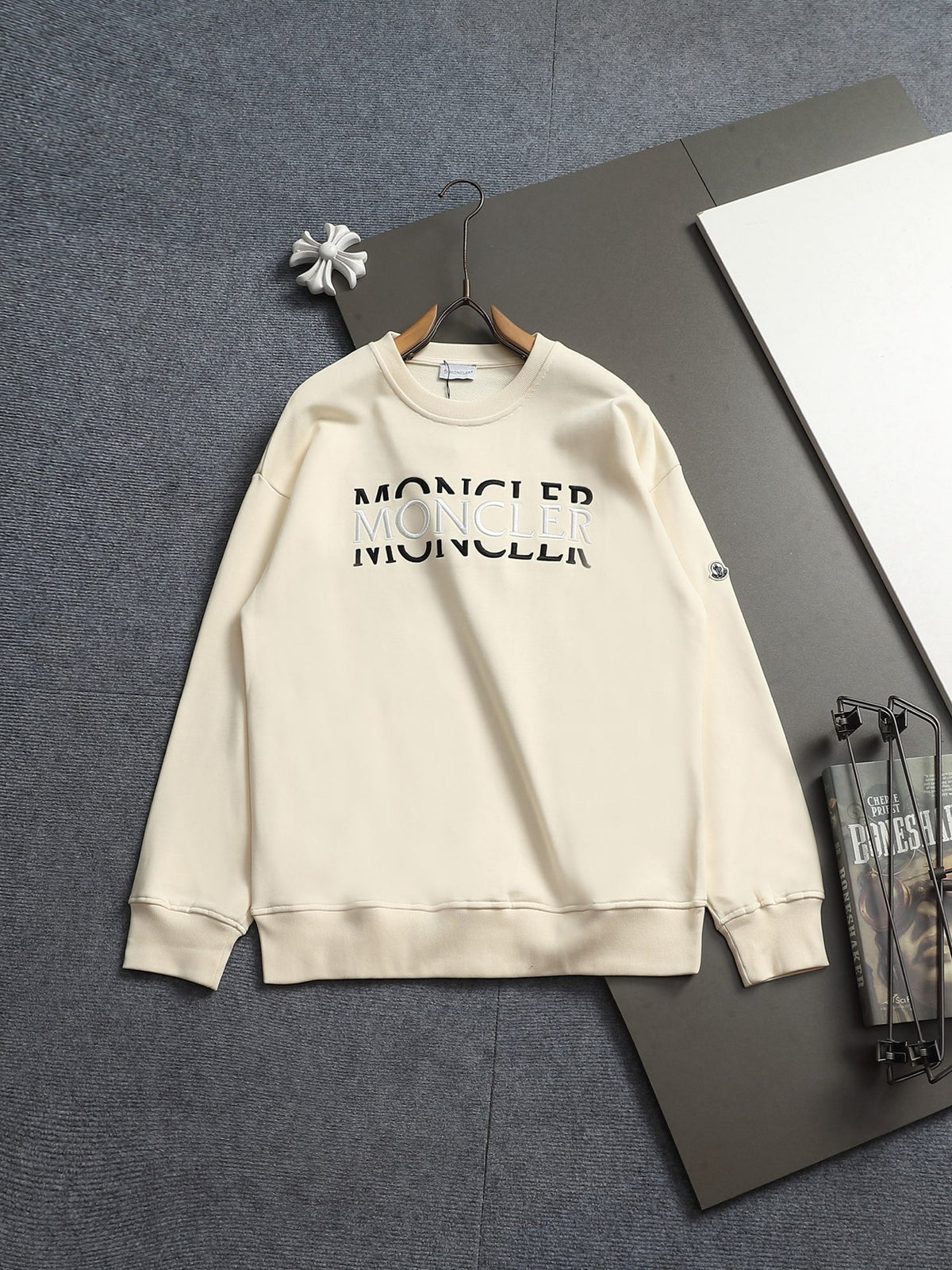 Classic Fit Hoodie-2697-44